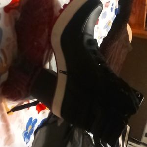 Size 7 1/2 leather black and red